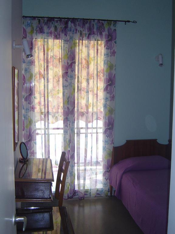 Nana Hotel Kamena Vourla Pokoj fotografie