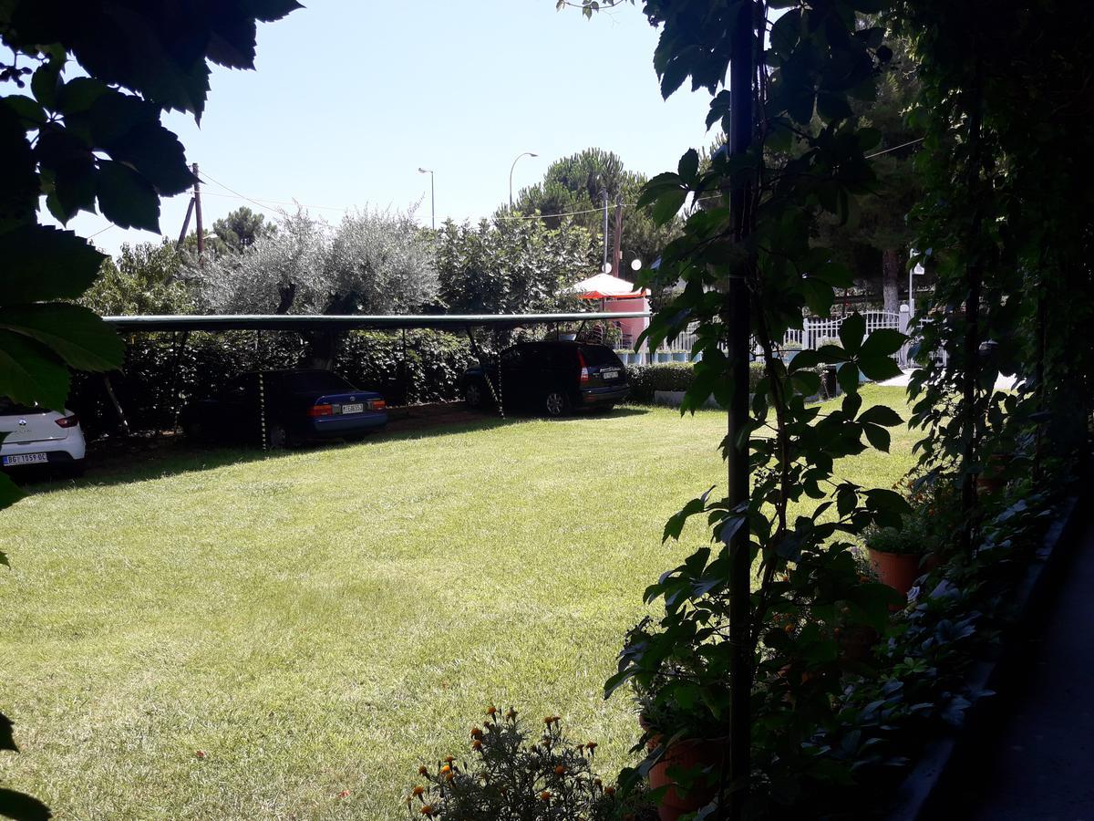 Nana Hotel Kamena Vourla Exteriér fotografie