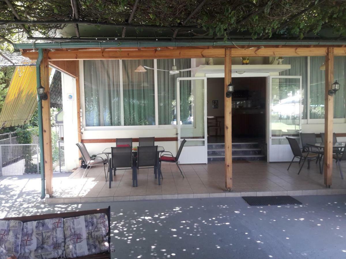 Nana Hotel Kamena Vourla Exteriér fotografie
