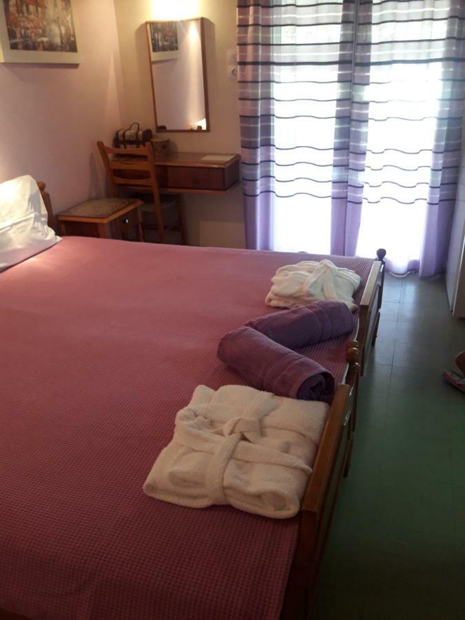 Nana Hotel Kamena Vourla Exteriér fotografie
